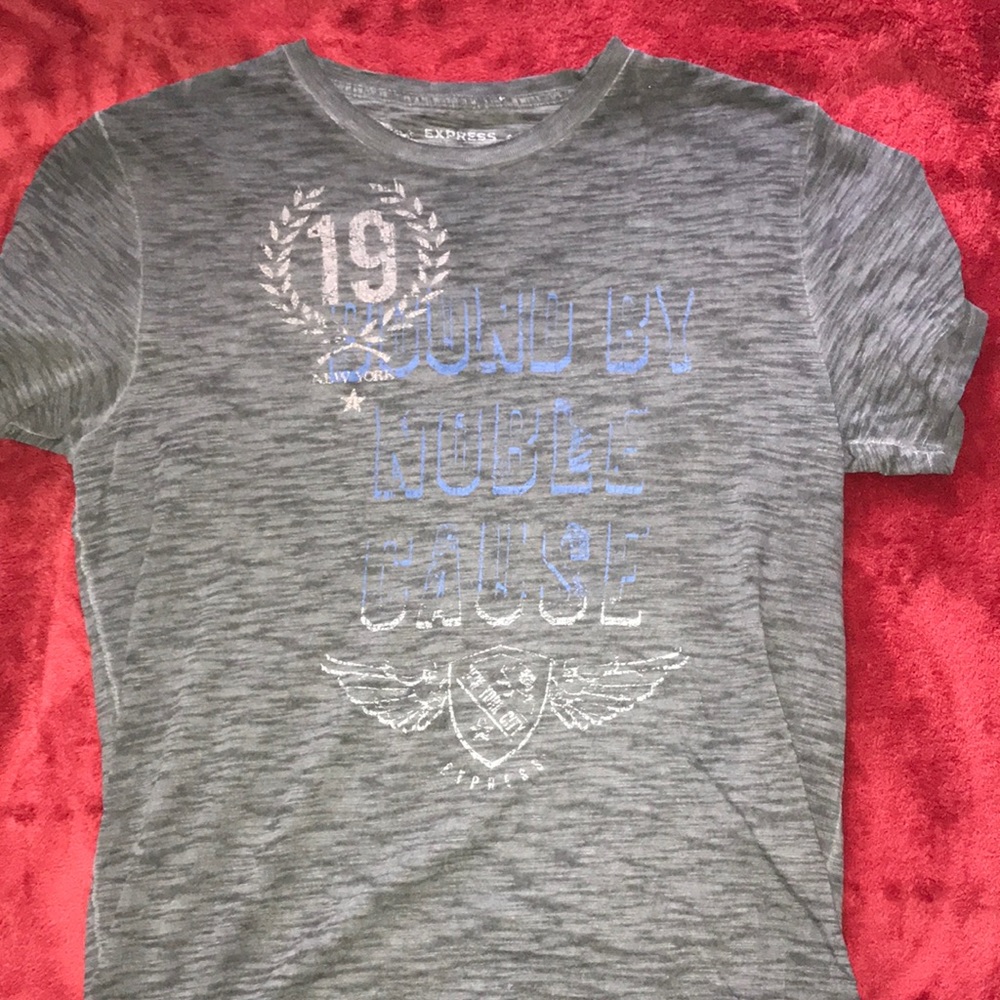 Express graphic tee